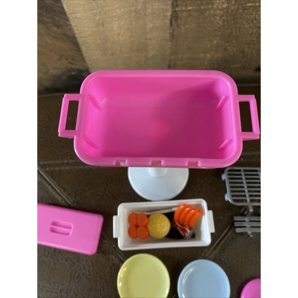 Barbie Barbecue Grill Picnic Fun 1989‎ Cooler Food Plates Accessories Vintage
